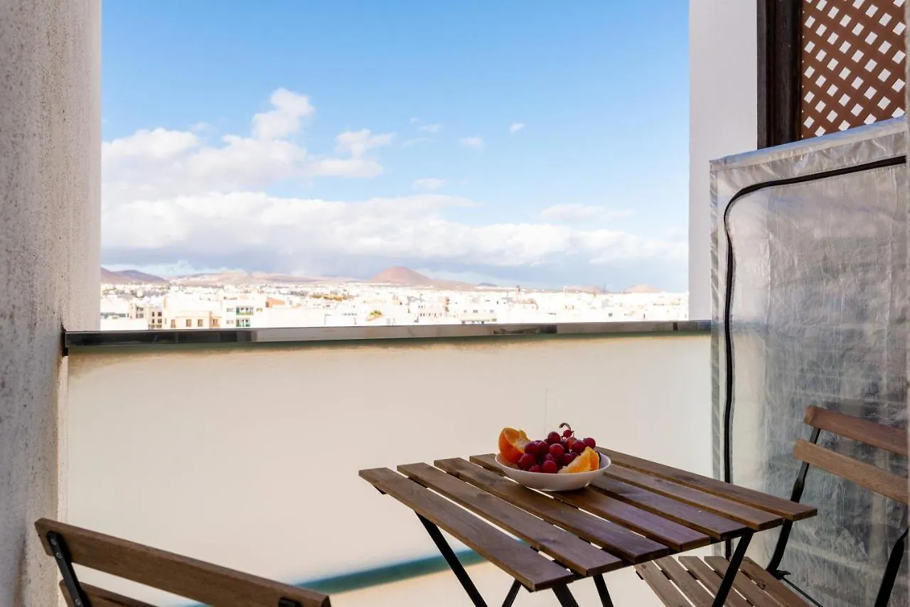 Fee4Me: First Line Luxury Apartment Arrecife